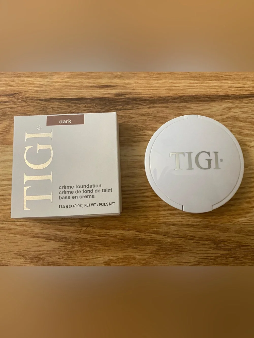 TIGI Crème Foundation compact in the shade 